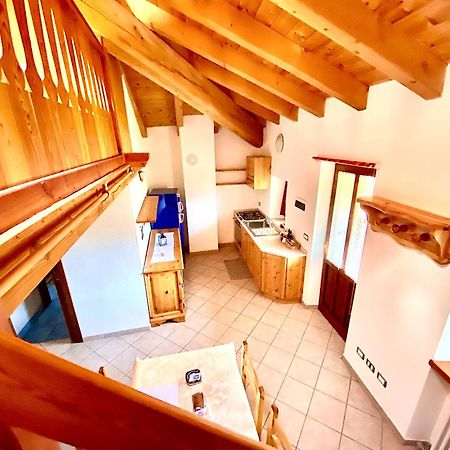 Attico Panoramico Con Soppalco Apartamento Gignod Exterior foto