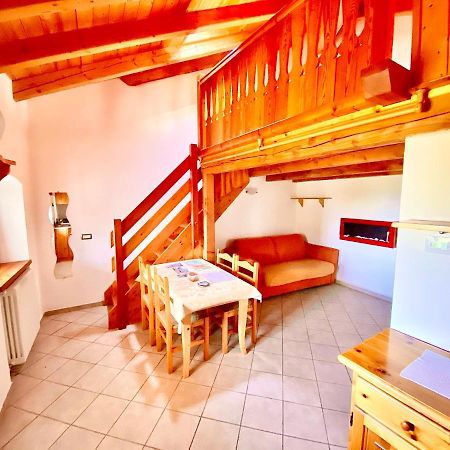 Attico Panoramico Con Soppalco Apartamento Gignod Exterior foto
