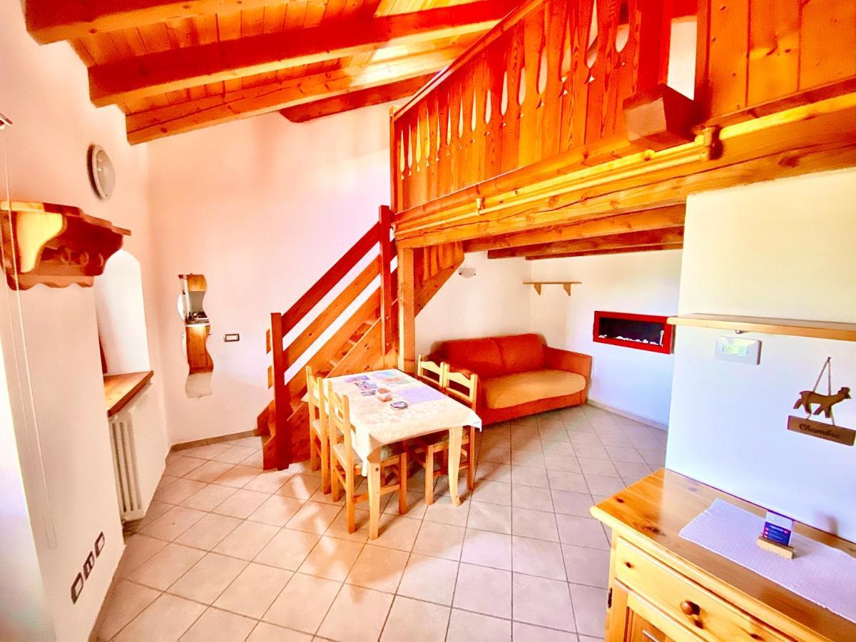 Attico Panoramico Con Soppalco Apartamento Gignod Exterior foto